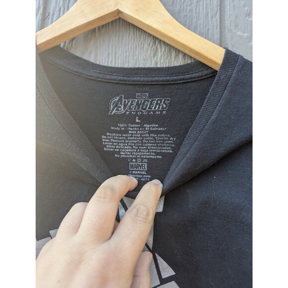 Avengers Endgame Marvel Black Short Sleeve T Shirt L Comic Super Hero Nerdy - Picture 2 of 4
